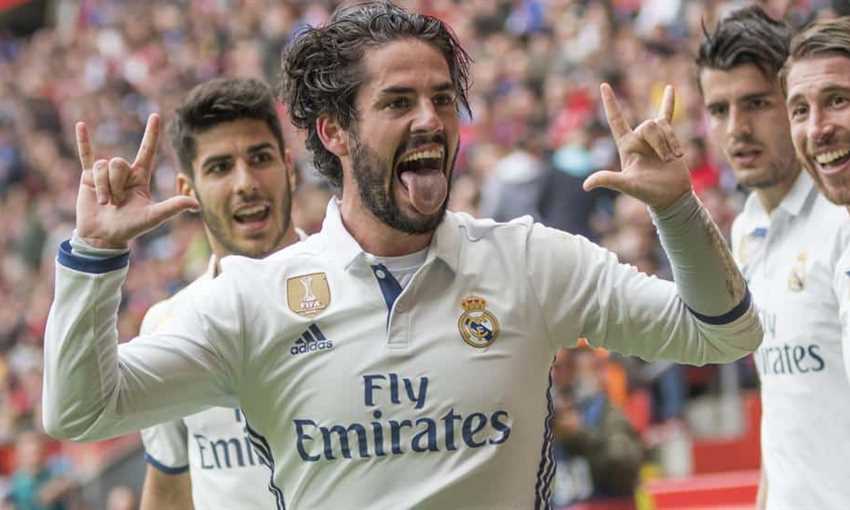 فتاة صماء سر احتفال إيسكو بعد هدفه ضد خيخون فتاة صماء سر احتفال إيسكو بعد هدفه ضد خيخون