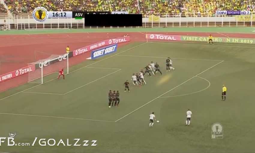 حارس فيتا كلوب ينقذ رأسية أحمد جمعة حارس فيتا كلوب ينقذ رأسية أحمد جمعة