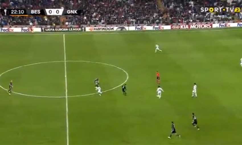 أهداف فوز جينك على بشيكتاش 4-2 (الدوري الأوروبي) أهداف فوز جينك على بشيكتاش 4-2 (الدوري الأوروبي)