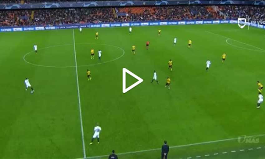 أهداف انتصار فالنسيا على يانج بويز 3-1 (دوري أبطال أوروبا) أهداف انتصار فالنسيا على يانج بويز 3-1 (دوري أبطال أوروبا)