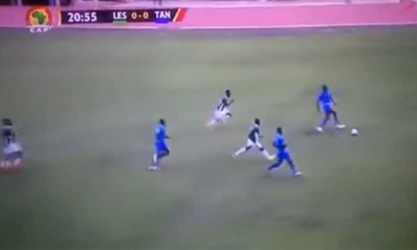 فرصة كوميدية في مباراة ليسوتو وتنزانيا بتصفيات كأس أمم إفريقيا فرصة كوميدية في مباراة ليسوتو وتنزانيا بتصفيات كأس أمم إفريقيا