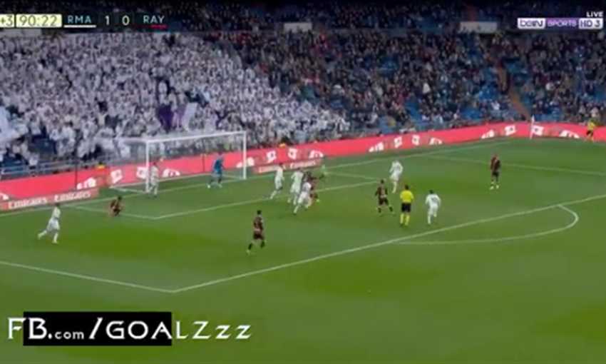 كورتوا يهدي ريال مدريد الفوز بالتصدي مرتين لهجمة رايو الخطيرة كورتوا يهدي ريال مدريد الفوز بالتصدي مرتين لهجمة رايو الخطيرة