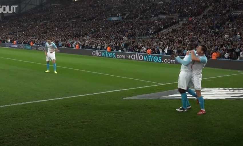 احتفال بالوتيللي عبر "إنستجرام" بهدفه أمام سانت إيتيان احتفال بالوتيللي عبر "إنستجرام" بهدفه أمام سانت إيتيان