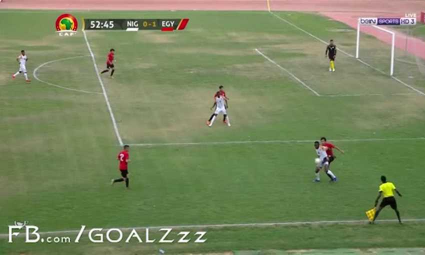 الشناوي يتصدى لركلة جزاء أمام النيجر الشناوي يتصدى لركلة جزاء أمام النيجر