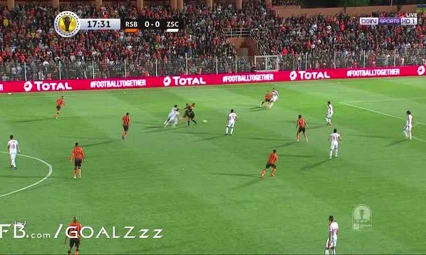 عمر صلاح يتألق أمام تسديدة صاروخية من مهاجم نهضة بركان عمر صلاح يتألق أمام تسديدة صاروخية من مهاجم نهضة بركان