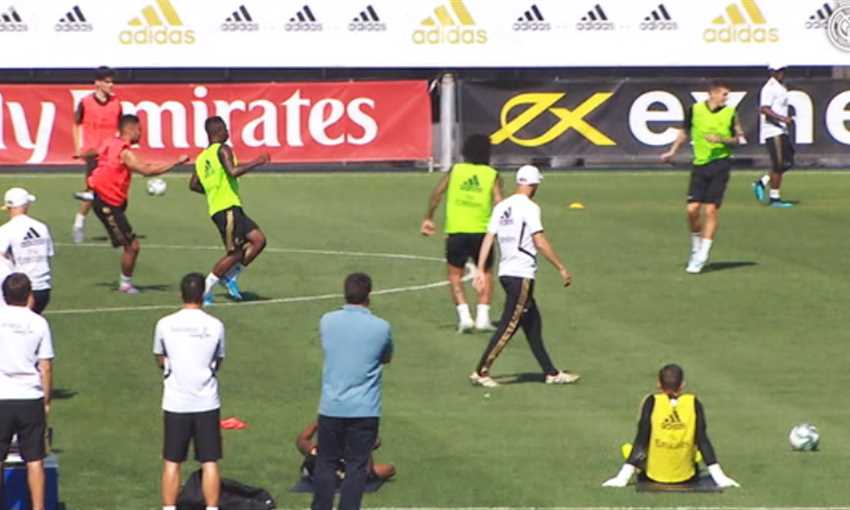 كورتوا ويوفيتش ينضمان لتدريبات ريال مدريد بعد التعافي من الإصابة كورتوا ويوفيتش ينضمان لتدريبات ريال مدريد بعد التعافي من الإصابة