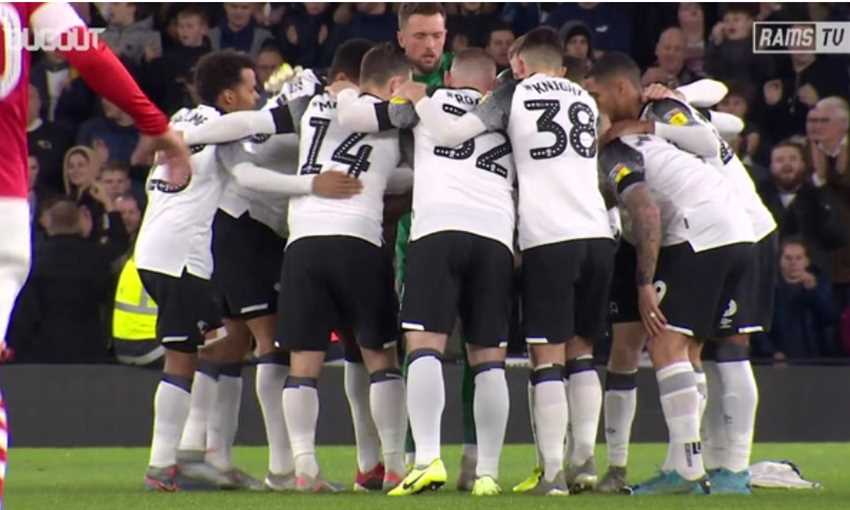 الظهور الأول لواين روني مع دربي كاونتي الظهور الأول لواين روني مع دربي كاونتي