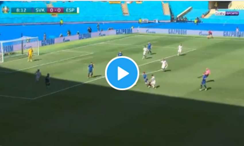 ألفارو موراتا يهدر ركلة جزاء أمام سلوفاكيا (يورو 2020) ألفارو موراتا يهدر ركلة جزاء أمام سلوفاكيا (يورو 2020)