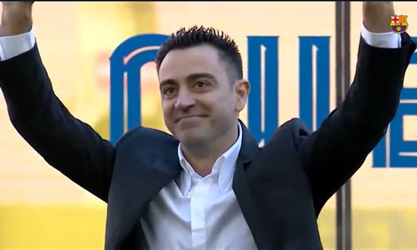 تشافي يقود ثورة إعادة بناء برشلونة تشافي يقود ثورة إعادة بناء برشلونة