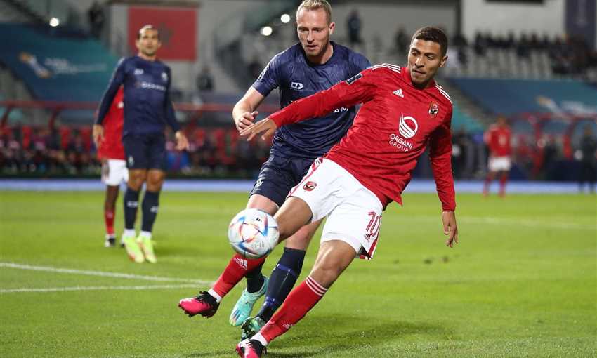 هدف الأهلي الثاني في أوكلاند سيتي - محمد شريف (كأس العالم للأندية) هدف الأهلي الثاني في أوكلاند سيتي - محمد شريف (كأس العالم للأندية)