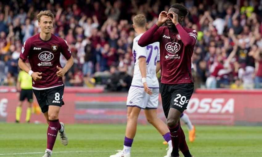 أهداف تعادل فيورنتينا مع ساليرنيتانا 3-3 (الدوري الإيطالي) أهداف تعادل فيورنتينا مع ساليرنيتانا 3-3 (الدوري الإيطالي)