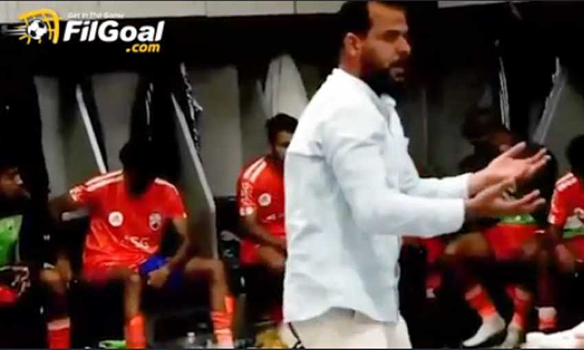 مدرب بروكسي يشعل حماس لاعبيه بين شوطي مباراة الزمالك مدرب بروكسي يشعل حماس لاعبيه بين شوطي مباراة الزمالك