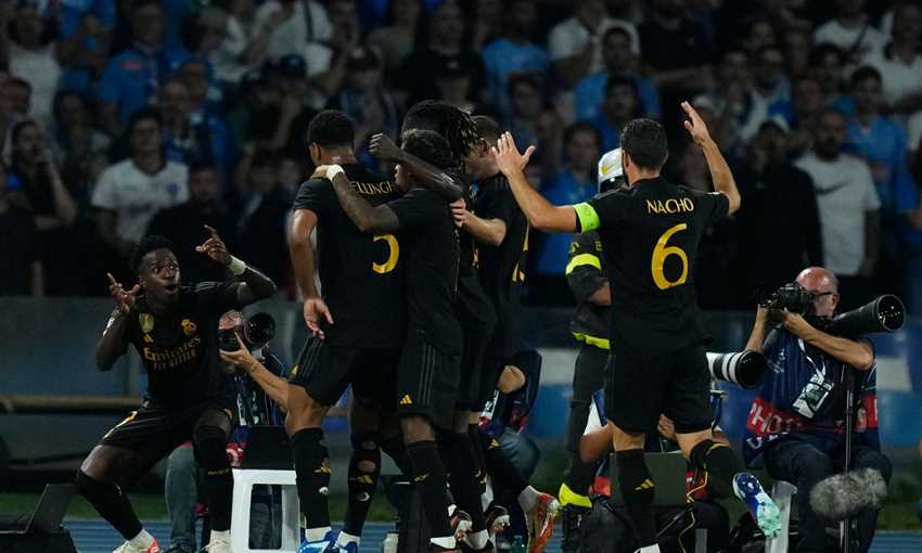 هدف ريال مدريد الثاني في نابولي - بيلينجهام (دوري أبطال أوروبا) هدف ريال مدريد الثاني في نابولي - بيلينجهام (دوري أبطال أوروبا)