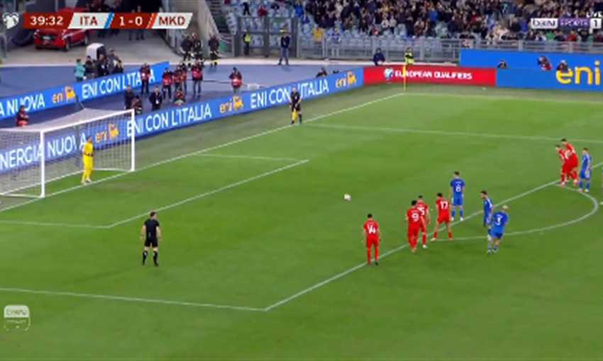 ركلة جزاء مهدرة بغرابة من جورجينيو (تصفيات يورو 2024) ركلة جزاء مهدرة بغرابة من جورجينيو (تصفيات يورو 2024)
