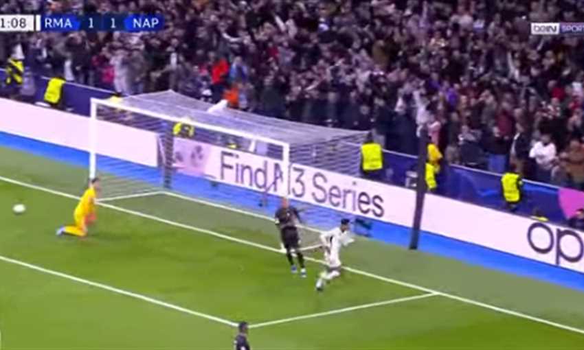 هدف ريال مدريد الثاني ضد نابولي - بيلينجهام (دوري أبطال أوروبا) هدف ريال مدريد الثاني ضد نابولي - بيلينجهام (دوري أبطال أوروبا)