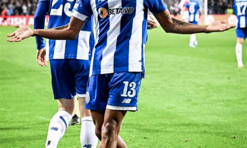 هدف بورتو القاتل في مرمى أرسنال (دوري أبطال أوروبا) هدف بورتو القاتل في مرمى أرسنال (دوري أبطال أوروبا)