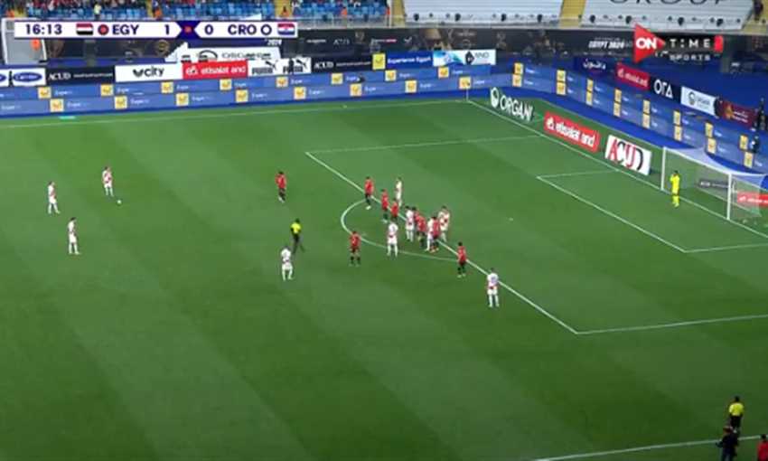 تألق محمد أبو جبل أمام رأسية دوماجوي فيدا تألق محمد أبو جبل أمام رأسية دوماجوي فيدا