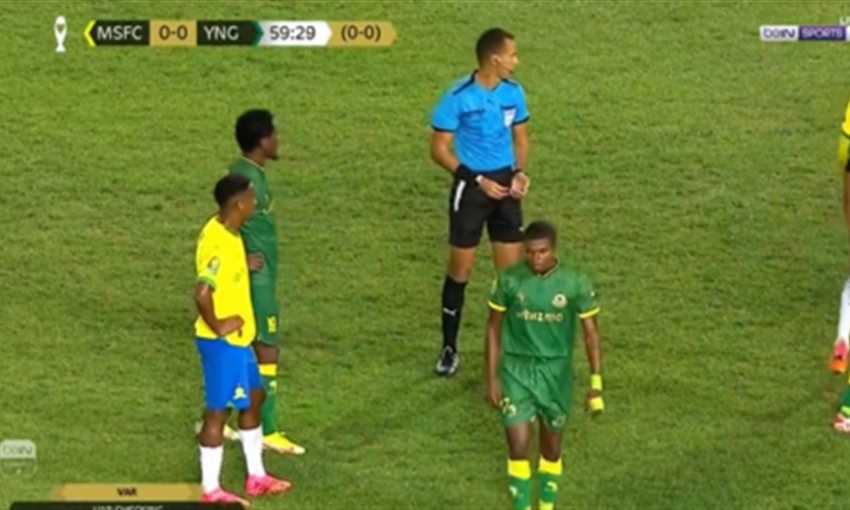 هل عبرت الكرة خط المرمى في لقاء صنداونز ويانج أفريكانز؟ (دوري أبطال إفريقيا) هل عبرت الكرة خط المرمى في لقاء صنداونز ويانج أفريكانز؟ (دوري أبطال إفريقيا)