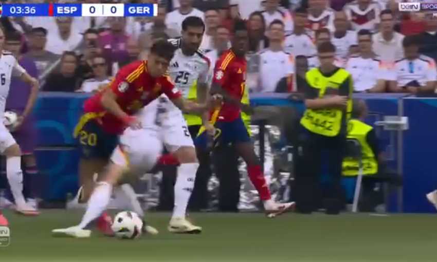 لقطة إصابة بيدري أمام ألمانيا (يورو 2024) لقطة إصابة بيدري أمام ألمانيا (يورو 2024)