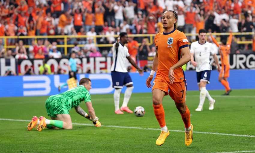 هدف هولندا الأول ضد إنجلترا - تشافي سيمونز (يورو 2024) هدف هولندا الأول ضد إنجلترا - تشافي سيمونز (يورو 2024)