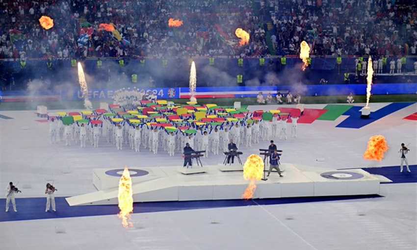 الحفل الختامي قبل مباراة نهائي يورو 2024  الحفل الختامي قبل مباراة نهائي يورو 2024