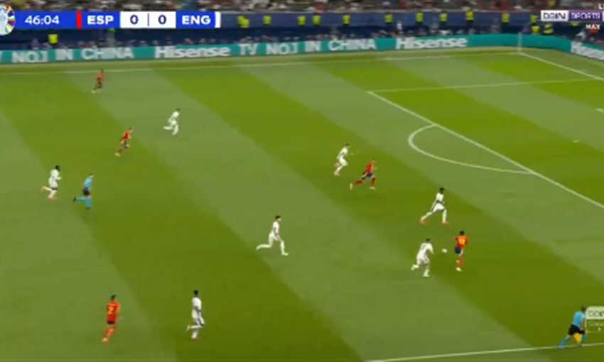 هدف إسبانيا الأول أمام إنجلترا - نيكو ويليامز (نهائي يورو 2024) هدف إسبانيا الأول أمام إنجلترا - نيكو ويليامز (نهائي يورو 2024)