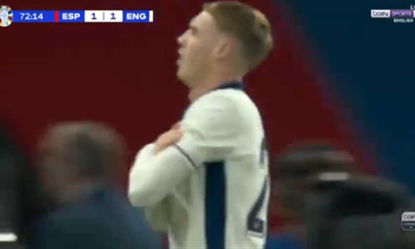 هدف إنجلترا الأول أمام إسبانيا - كول بالمر (نهائي يورو 2024) هدف إنجلترا الأول أمام إسبانيا - كول بالمر (نهائي يورو 2024)