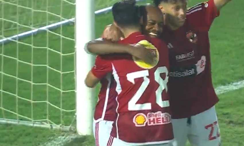 هدف الأهلي الرابع في المقاولون - بيرسي تاو (الدوري المصري) هدف الأهلي الرابع في المقاولون - بيرسي تاو (الدوري المصري)