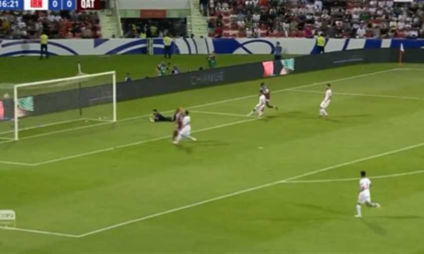 هدف قطر الأول في مرمى إيران - المعز علي (تصفيات كأس العالم) هدف قطر الأول في مرمى إيران - المعز علي (تصفيات كأس العالم)