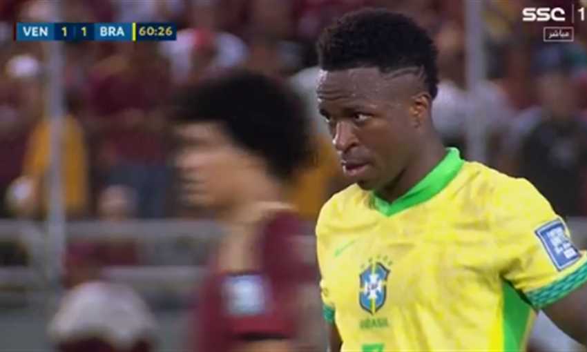 فينيسيوس جونيور يهدر ركلة جزاء أمام فنزويلا (تصفيات كأس العالم) فينيسيوس جونيور يهدر ركلة جزاء أمام فنزويلا (تصفيات كأس العالم)