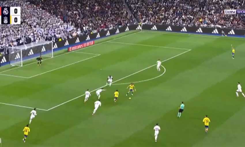هدف لاس بالماس الأول ضد ريال مدريد - فابيو سيلفا (الدوري الإسباني) هدف لاس بالماس الأول ضد ريال مدريد - فابيو سيلفا (الدوري الإسباني)