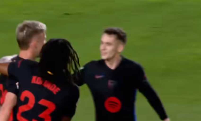 هدف برشلونة الأول ضد لاس بالماس - داني أولمو (الدوري الإسباني) هدف برشلونة الأول ضد لاس بالماس - داني أولمو (الدوري الإسباني)