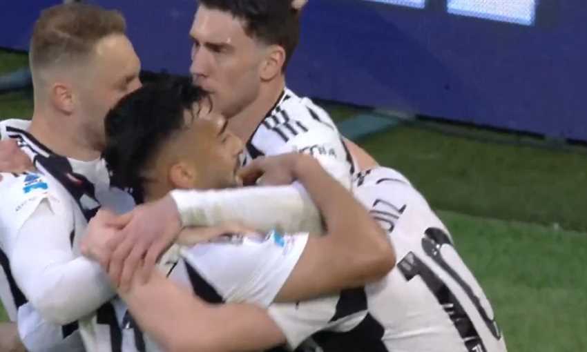 هدف فوز يوفنتوس على جنوى 1-0 (الدوري الإيطالي) هدف فوز يوفنتوس على جنوى 1-0 (الدوري الإيطالي)