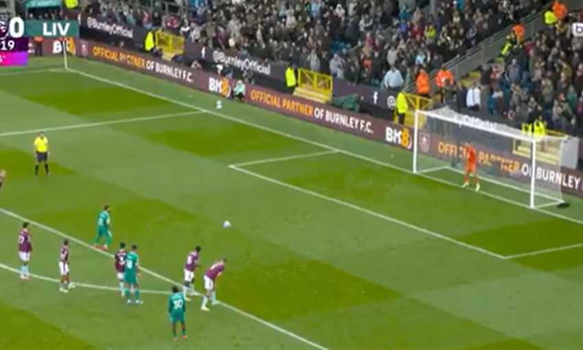هدف فوز ليفربول على بيرنلي 1-0 - صلاح (الدوري الإنجليزي) هدف فوز ليفربول على بيرنلي 1-0 - صلاح (الدوري الإنجليزي)