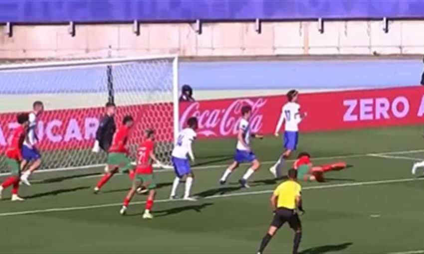 هدف المغرب الأول أمام فرنسا - ليساندرو أولميتا "هدف ذاتي" (كأس العالم للشباب) هدف المغرب الأول أمام فرنسا - ليساندرو أولميتا "هدف ذاتي" (كأس العالم للشباب)