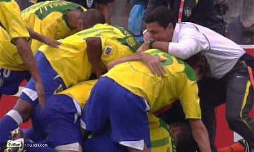 فرحة لاعبي البرازيل بالفوز الصعب