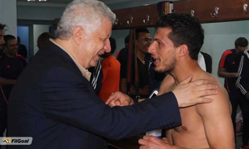 مرتضى منصور مع لاعبى الزمالك والاسماعيلى