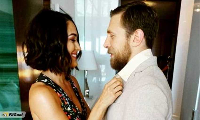دانييل برايان وبري بيلا قبل انطلاقهما لحفل Emmy
