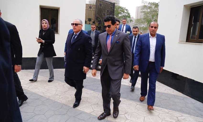 أشرف صبحي في اجتماع اتحاد الكرة