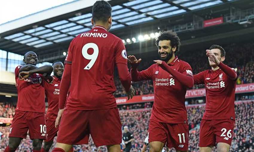 لاعبو ليفربول يحتفلون بهدف صلاح في بورنموث