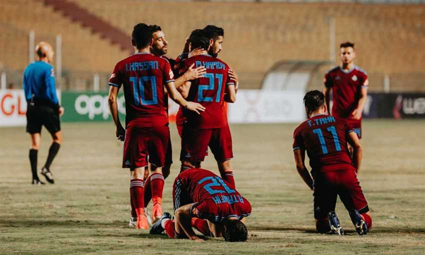 احتفال لاعبو بيراميدز بهدف جون أنتوي في شباك المقاولون العرب