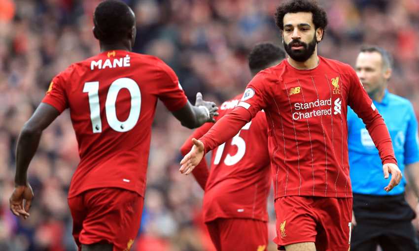 محمد صلاح يسجل ويحتفل بهدف ليفربول في بورنموث