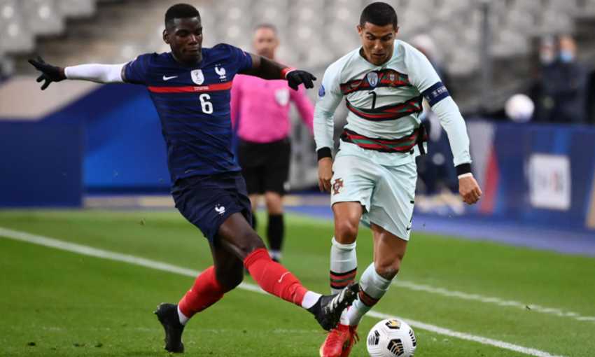 كريستيانو رونالدو وبول بوجبا في مباراة البرتغال وفرنسا