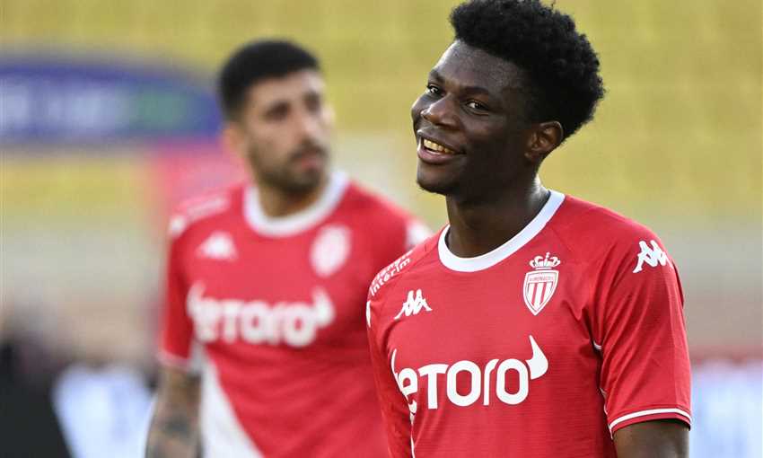  أوريلين تشواميني لاعب موناكو