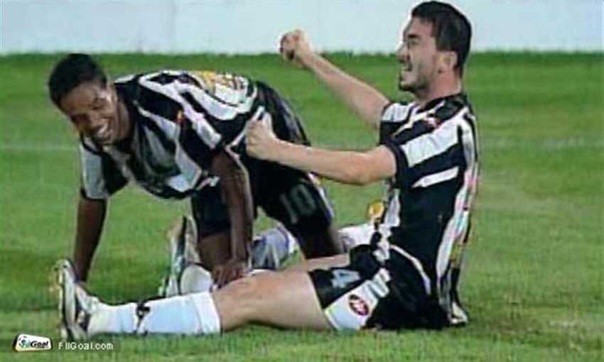 عصام المرداسي (يمين)