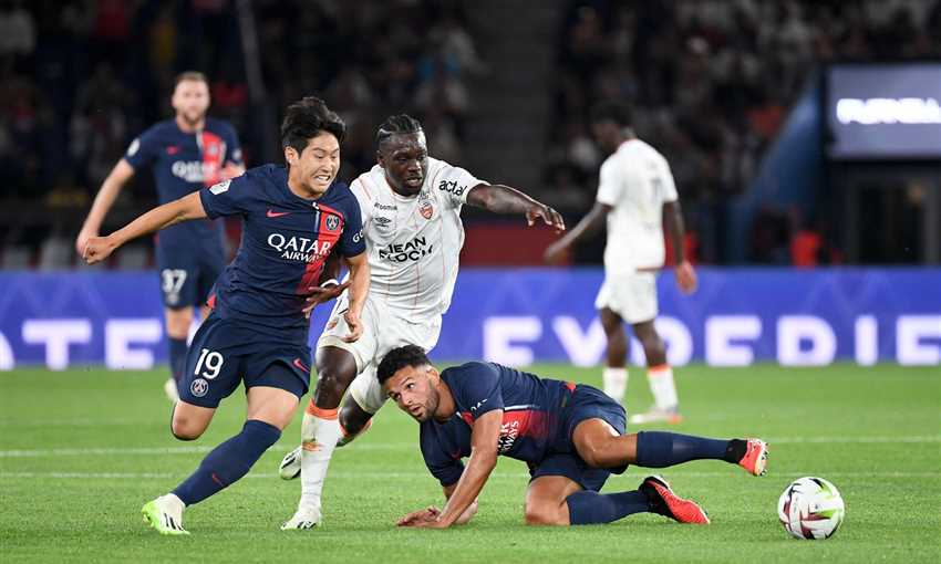 لي كانج لاعب باريس سان جيرمان