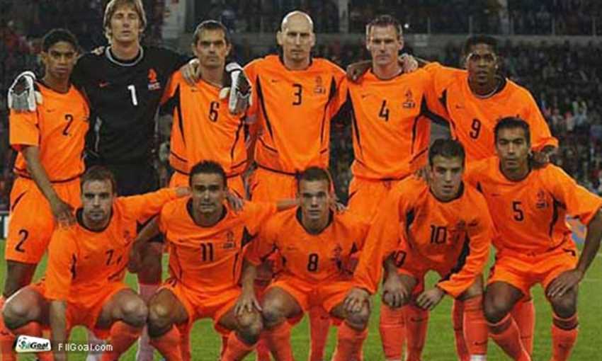 منتخب هولندا قدم كرة جميلة في يورو 2004