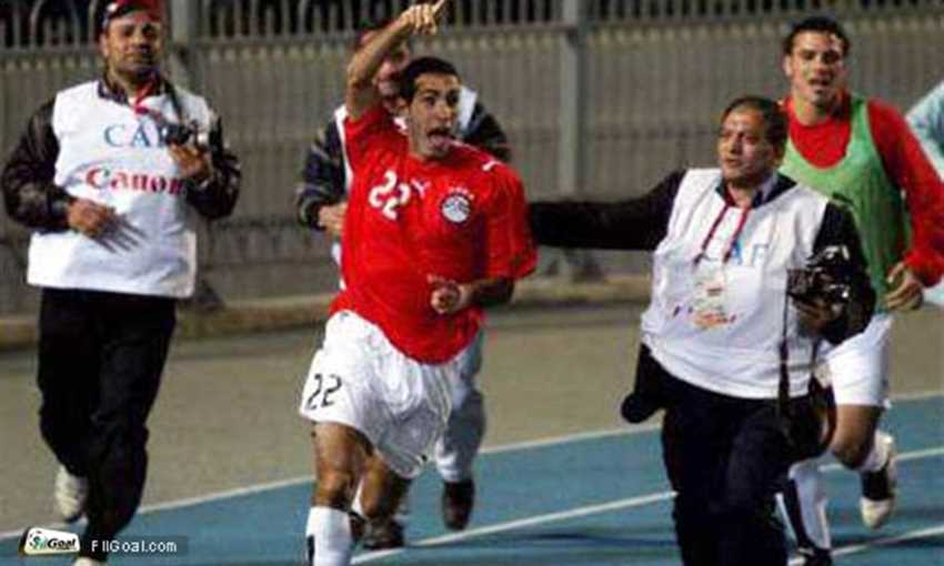 أبو تريكة مع المنتخب بعد شفائه