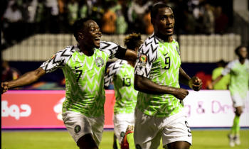 الكاميرون نيجيريا ضد اشتعال مباراة