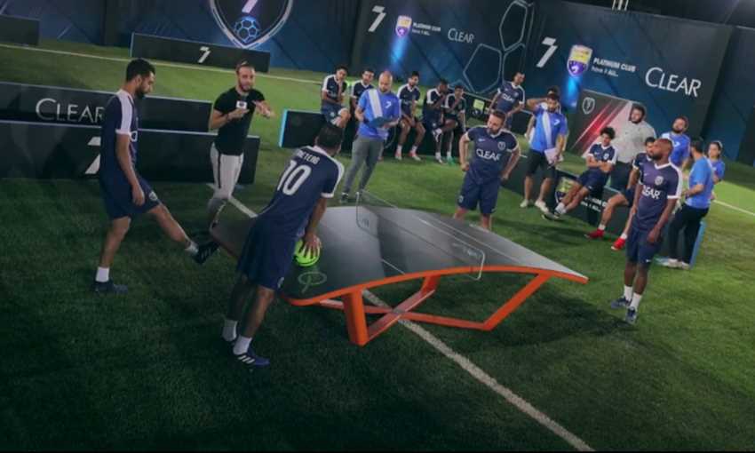 تحدي كلير (3) إكرامي يظهر مهارات أخرى بخلاف الحراسة.. والضحية مصطفى فتحي